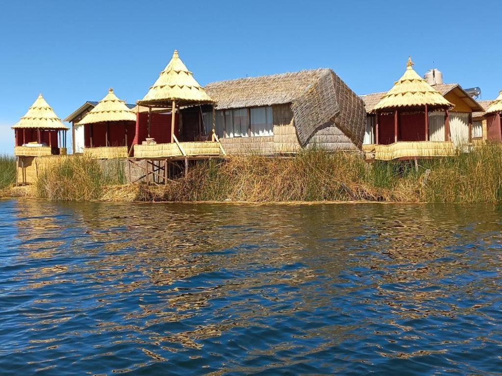 Готель Uros Aruma-Uro On Uros Floating Islands Пуно Екстер'єр фото