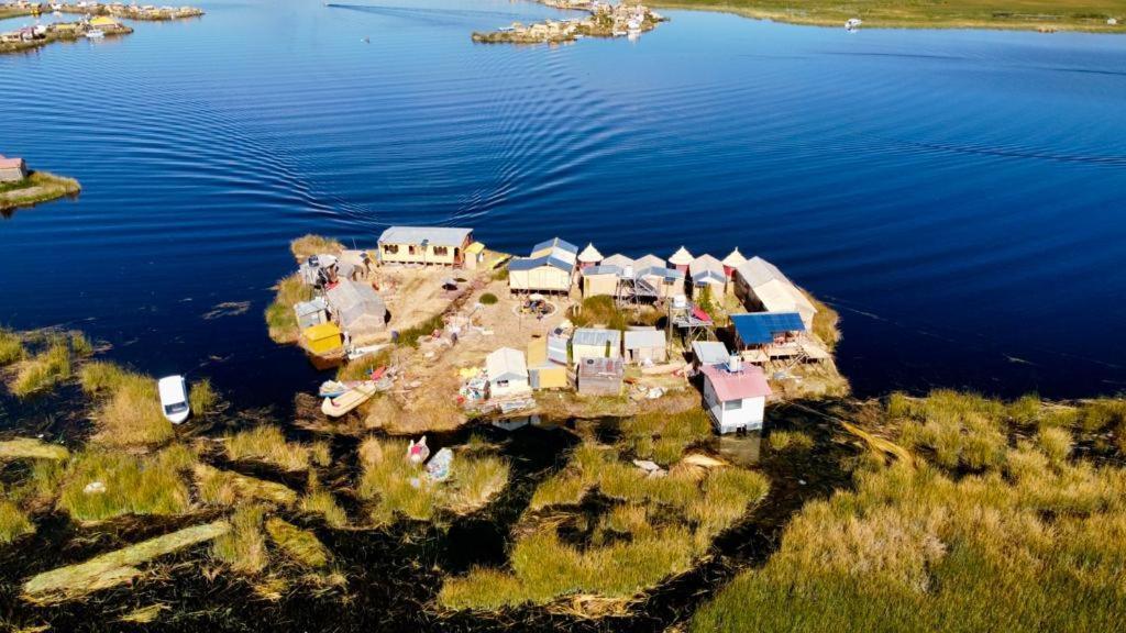 Готель Uros Aruma-Uro On Uros Floating Islands Пуно Екстер'єр фото
