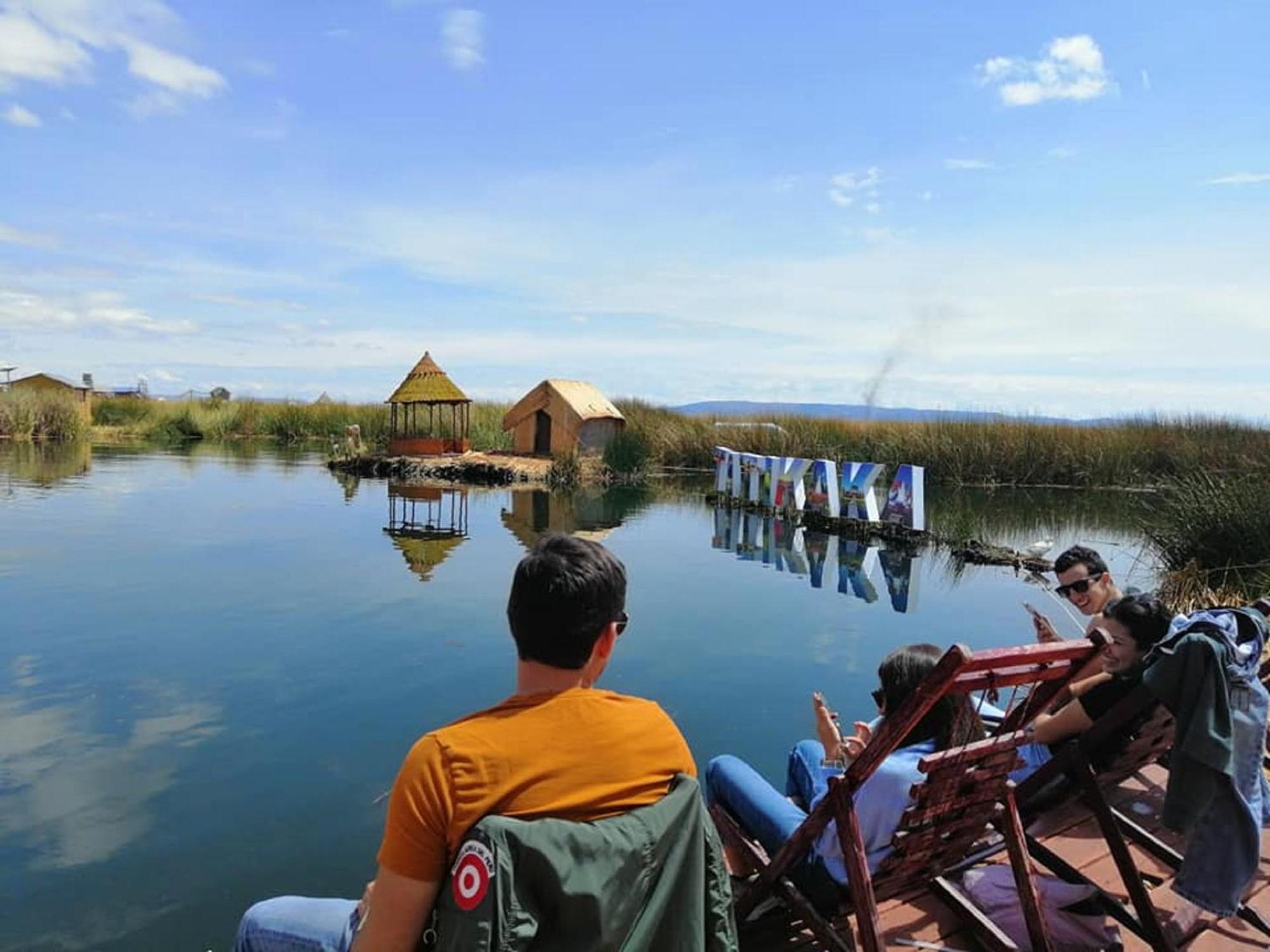 Готель Uros Aruma-Uro On Uros Floating Islands Пуно Екстер'єр фото
